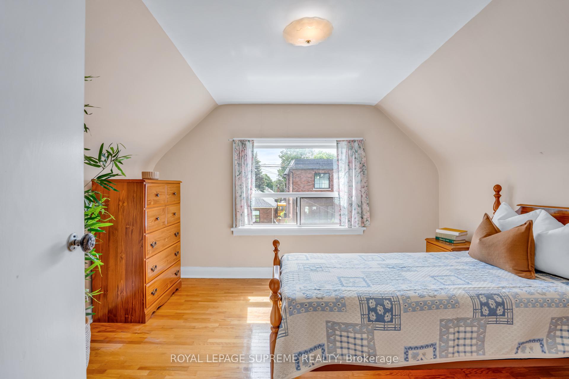 102 Binswood Avenue