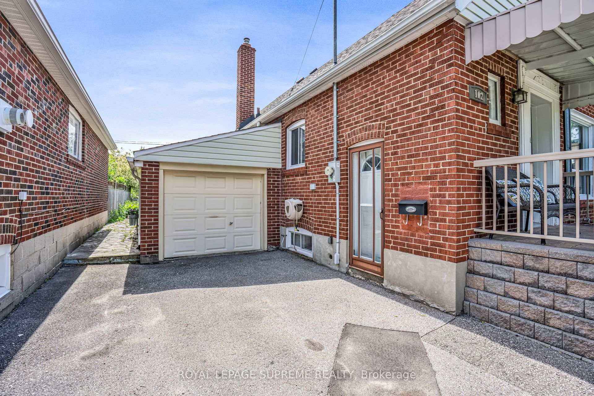 102 Binswood Avenue