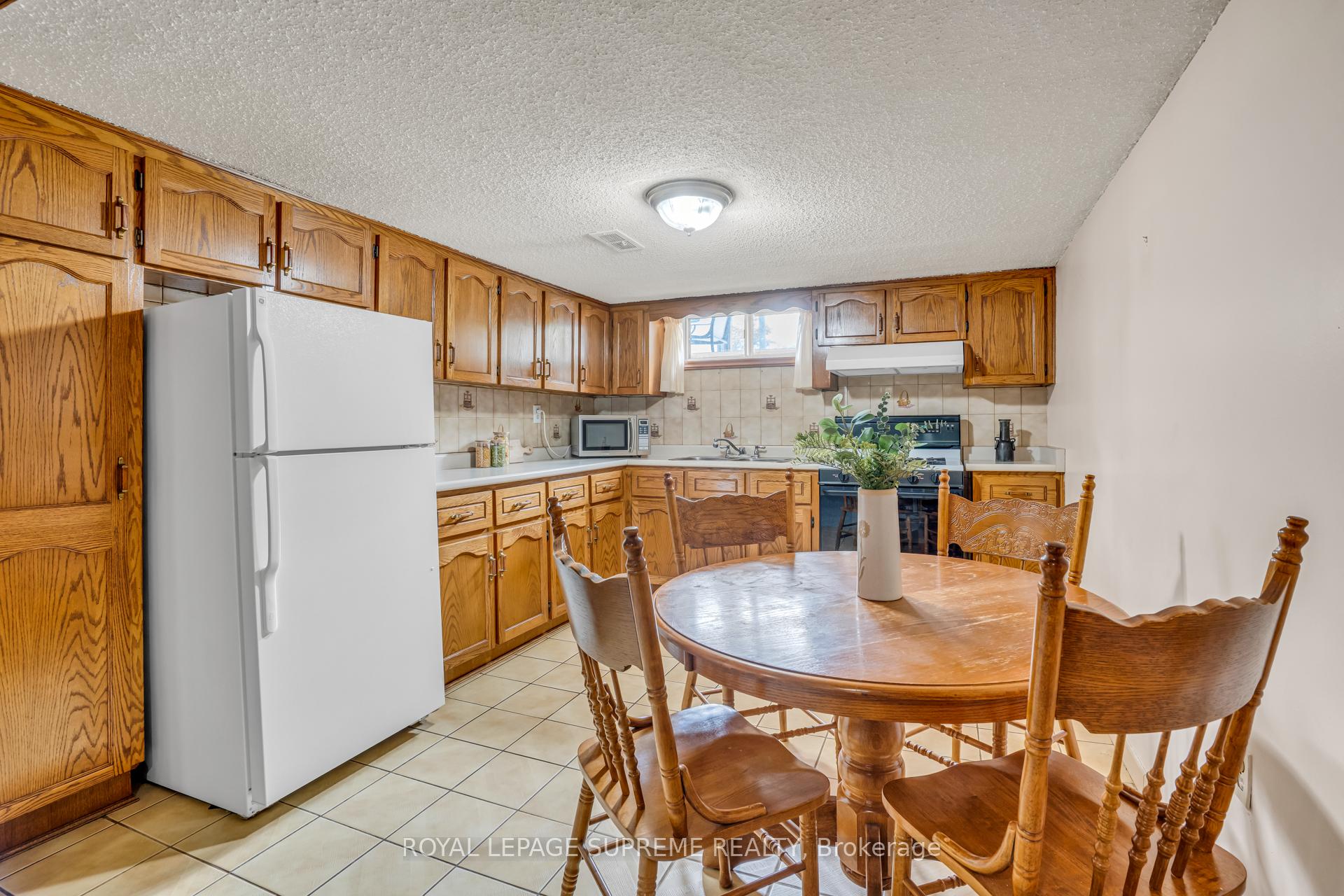 102 Binswood Avenue
