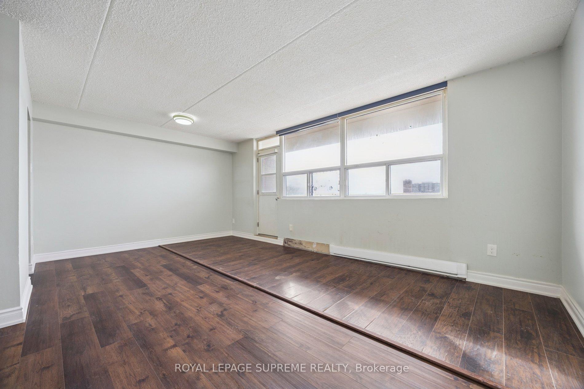 207 Galloway Road 704, Toronto Unit: 704