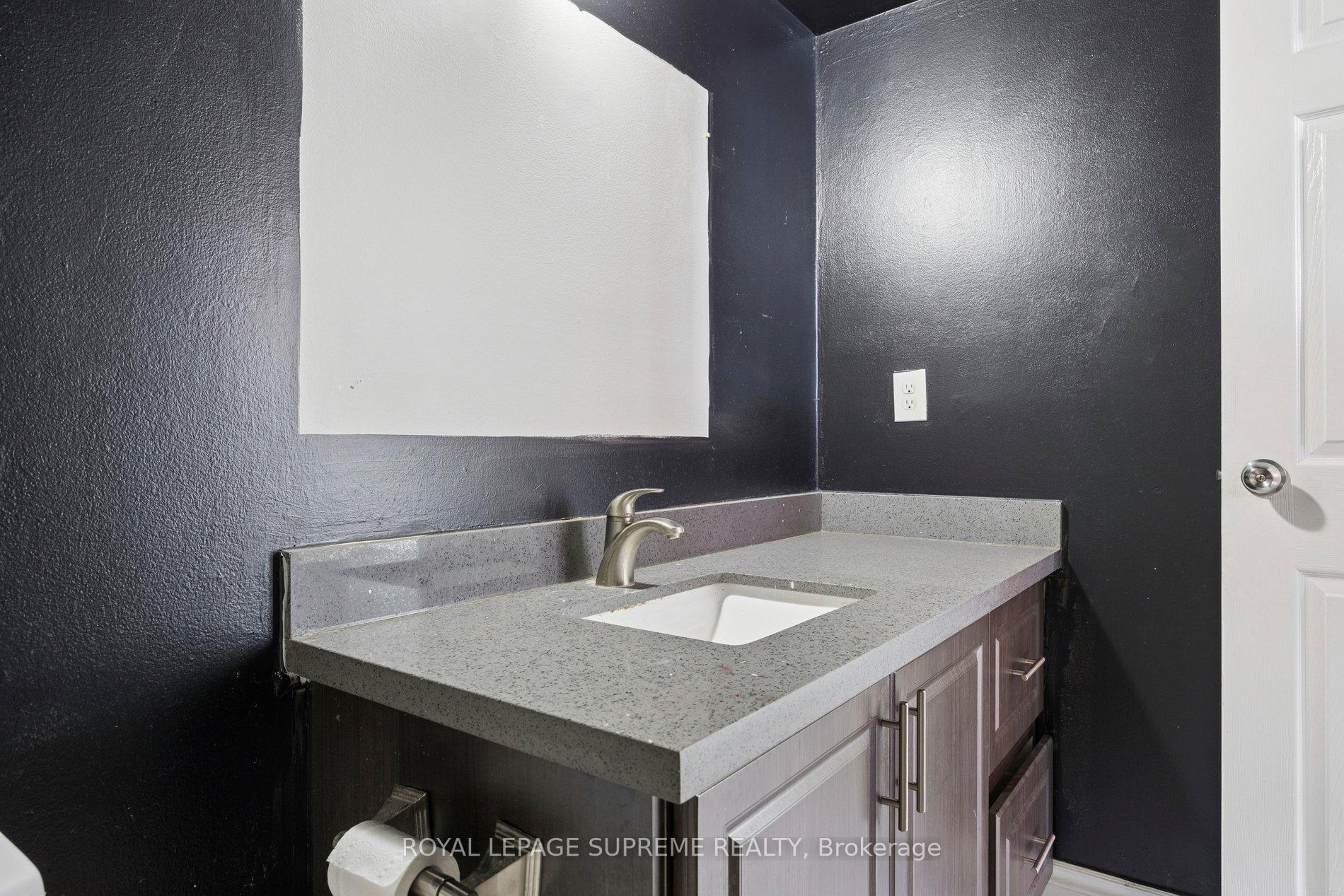 207 Galloway Road 704, Toronto Unit: 704