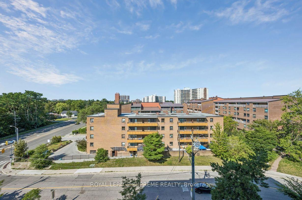 207 Galloway Road 704, Toronto Unit: 704