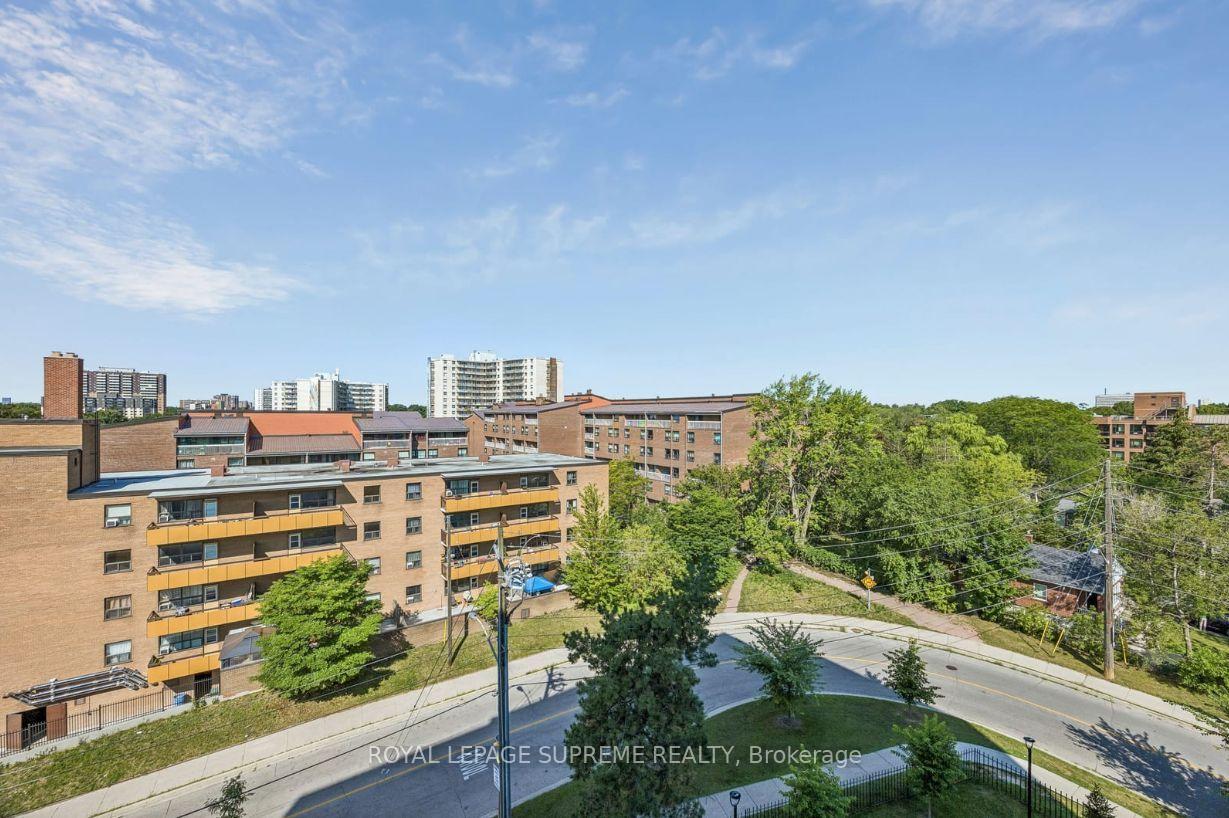 207 Galloway Road 704, Toronto Unit: 704