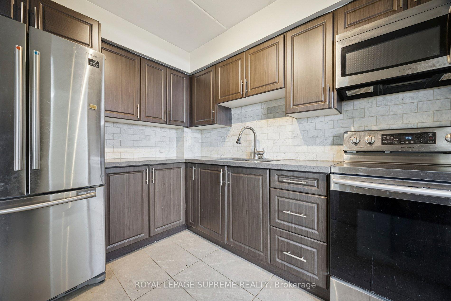 207 Galloway Road 704, Toronto Unit: 704