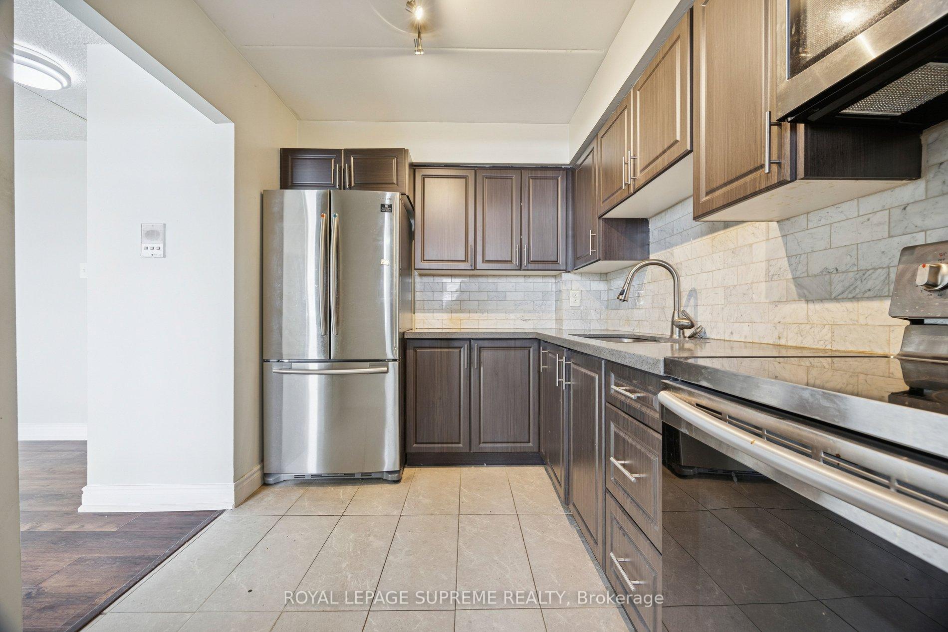 207 Galloway Road 704, Toronto Unit: 704