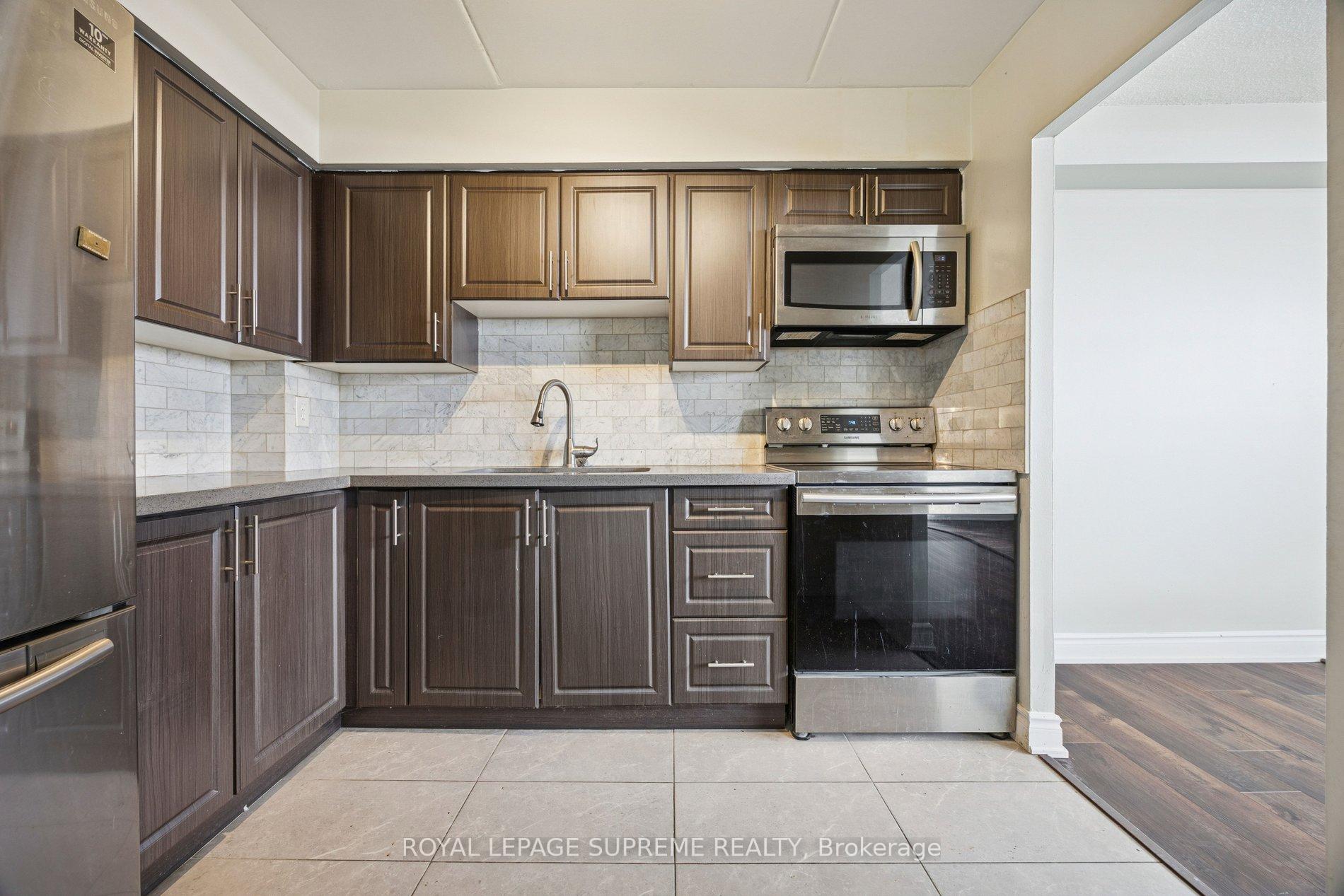 207 Galloway Road 704, Toronto Unit: 704
