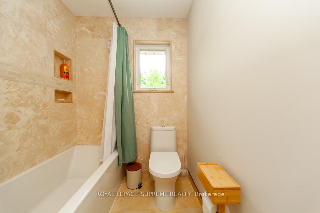 2 Orsi Street, Adjala-Tosorontio