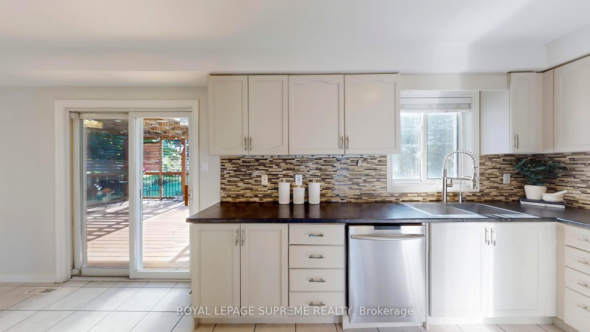 2249 Jack Crescent