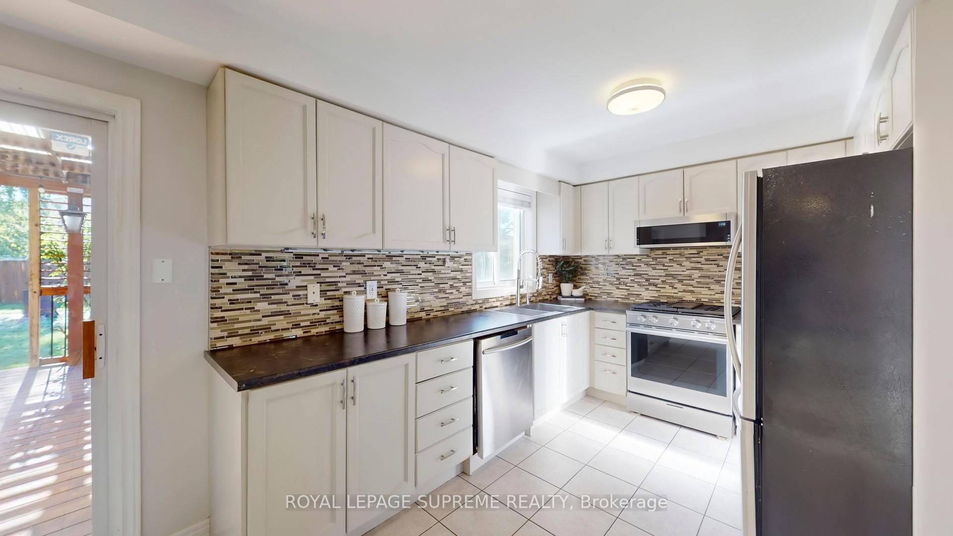 2249 Jack Crescent