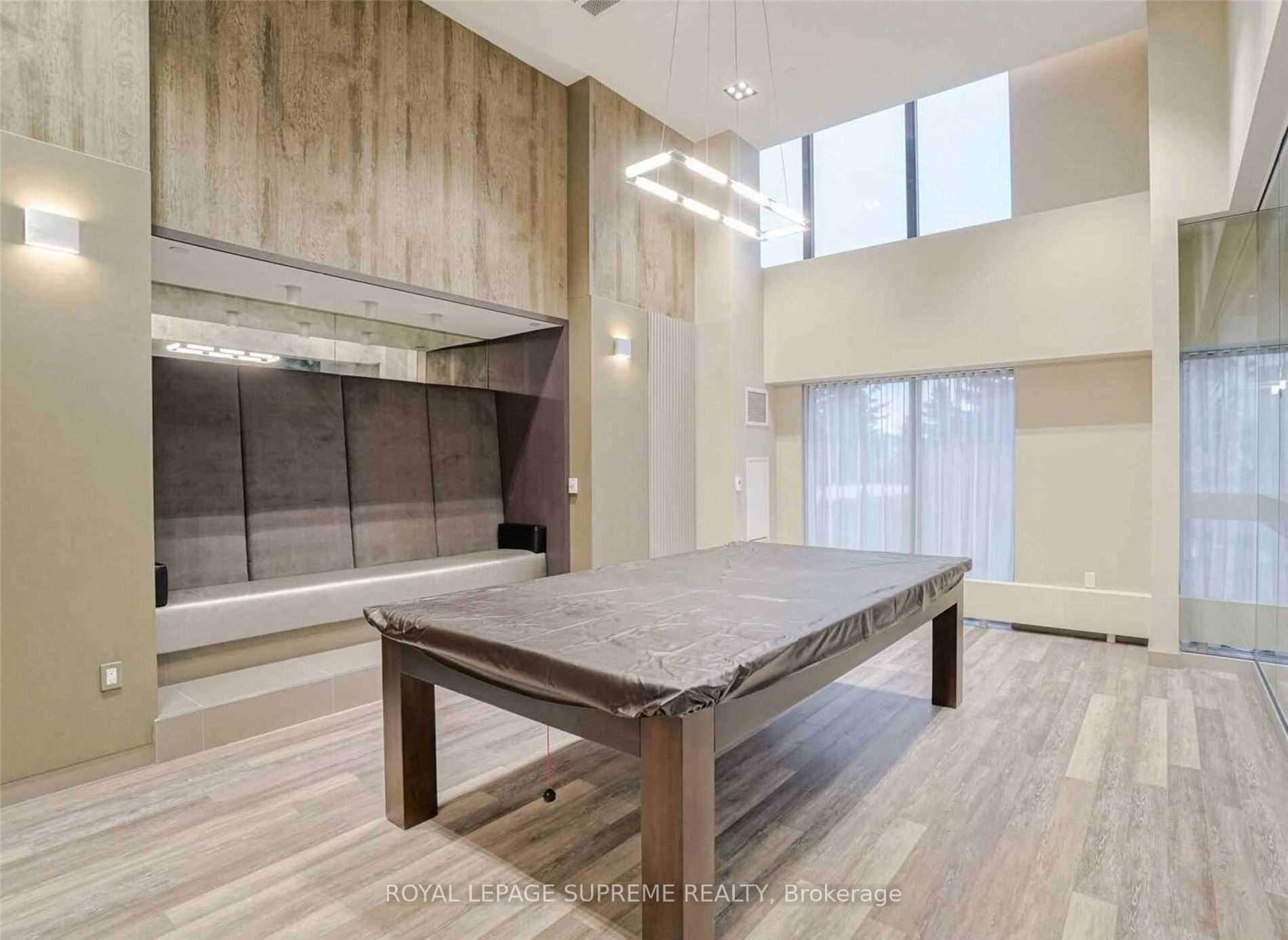 75 Oneida Crescent 1402