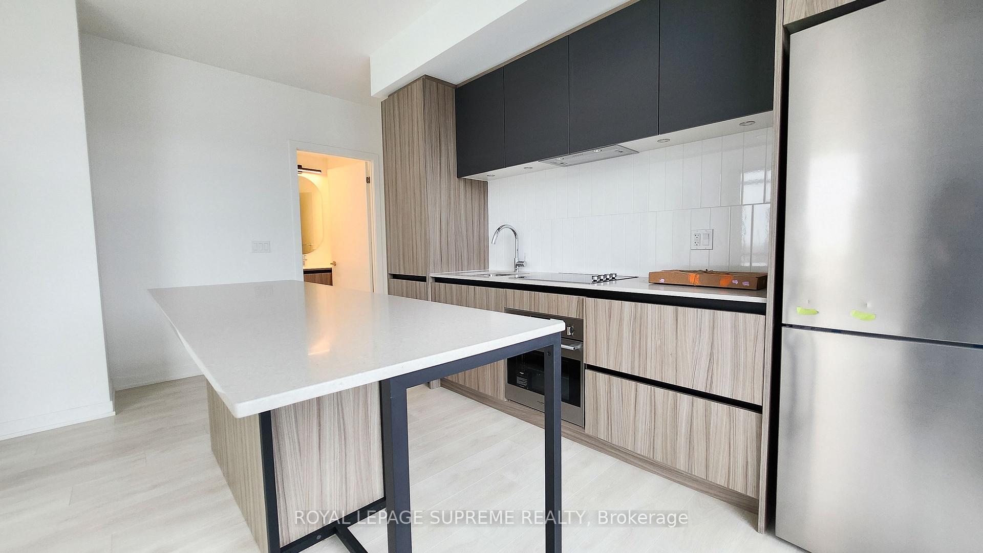 7950 Bathurst Street 719