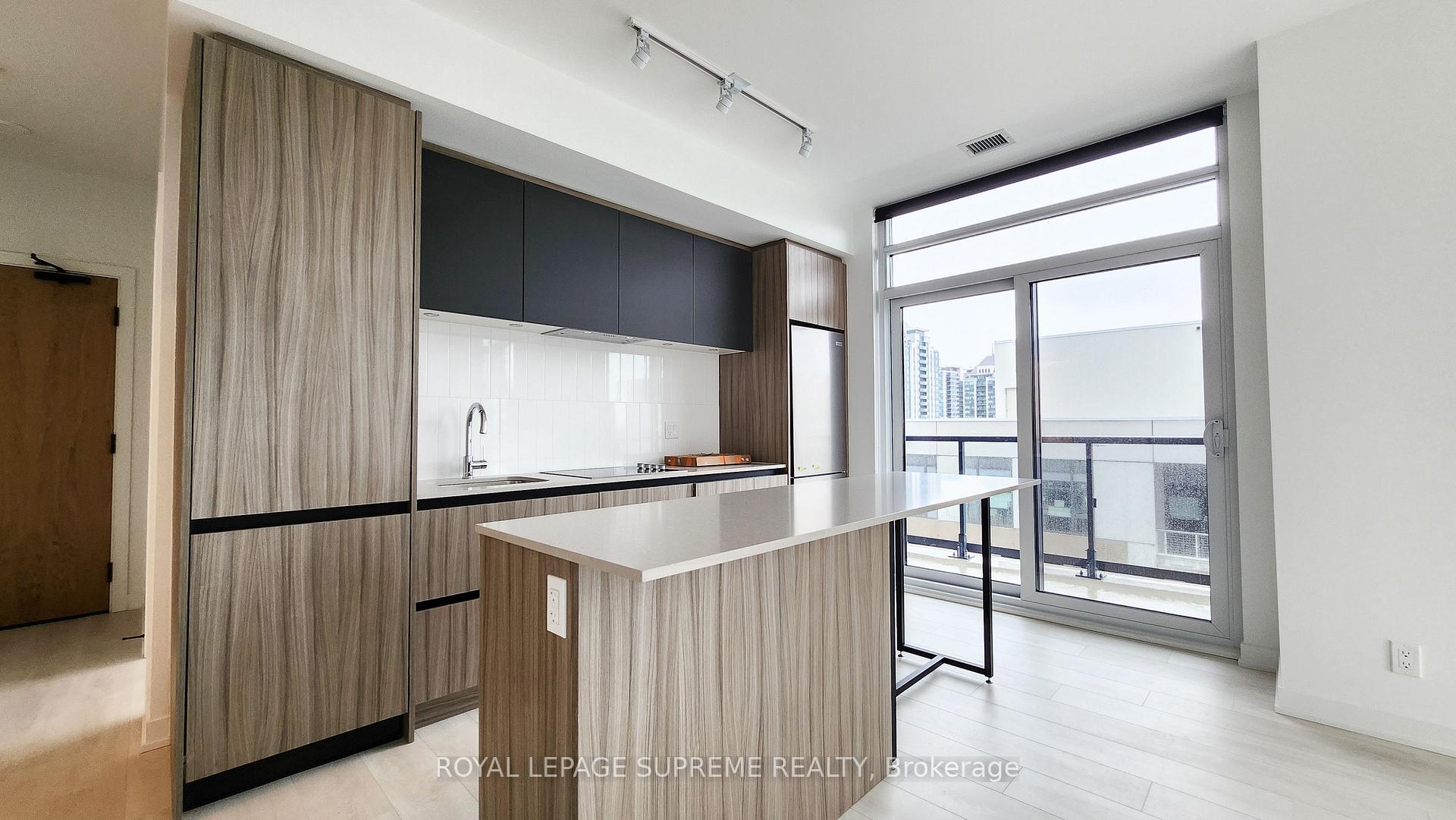 7950 Bathurst Street 719