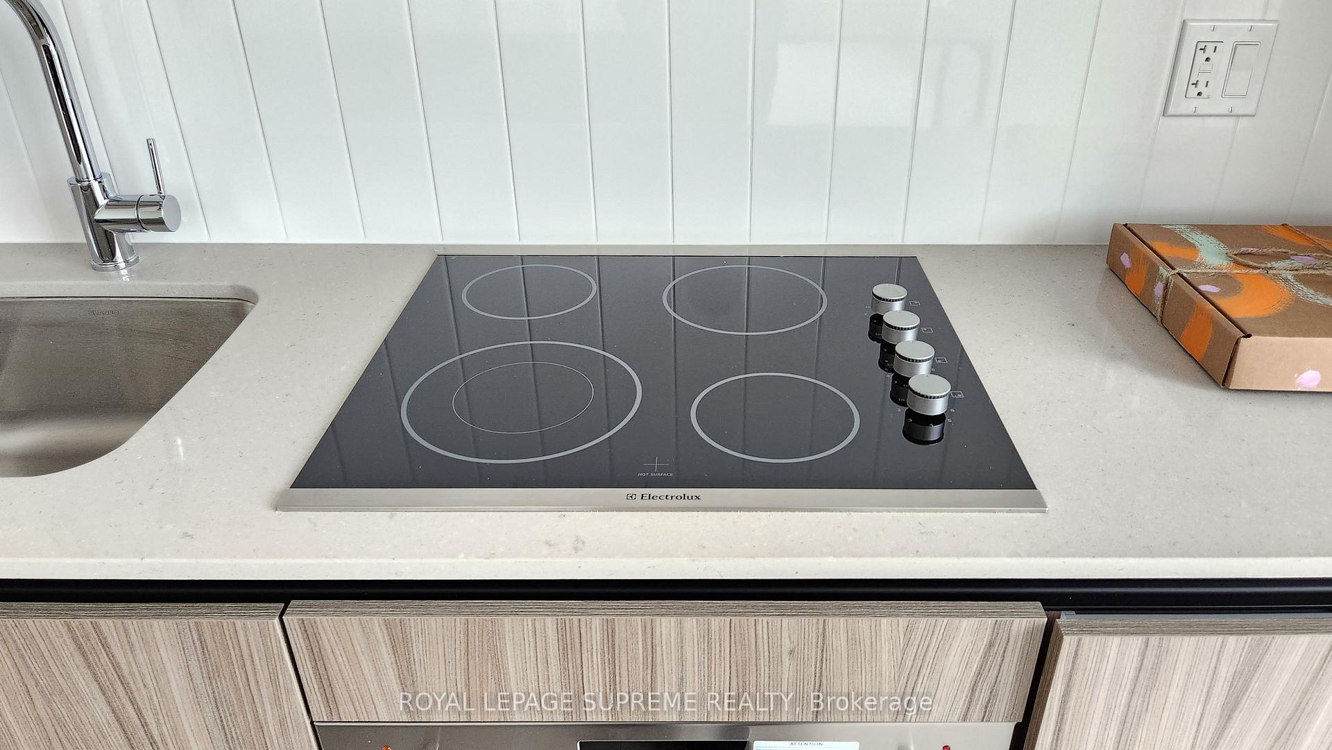 7950 Bathurst Street 719