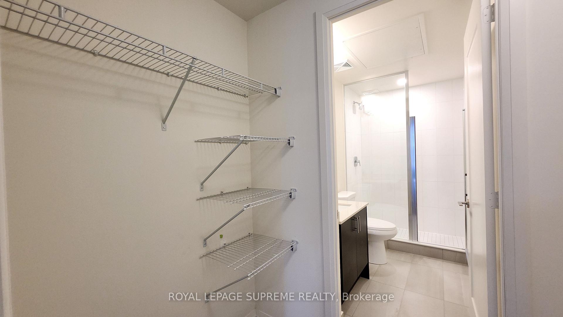 8960 Jane Street 404