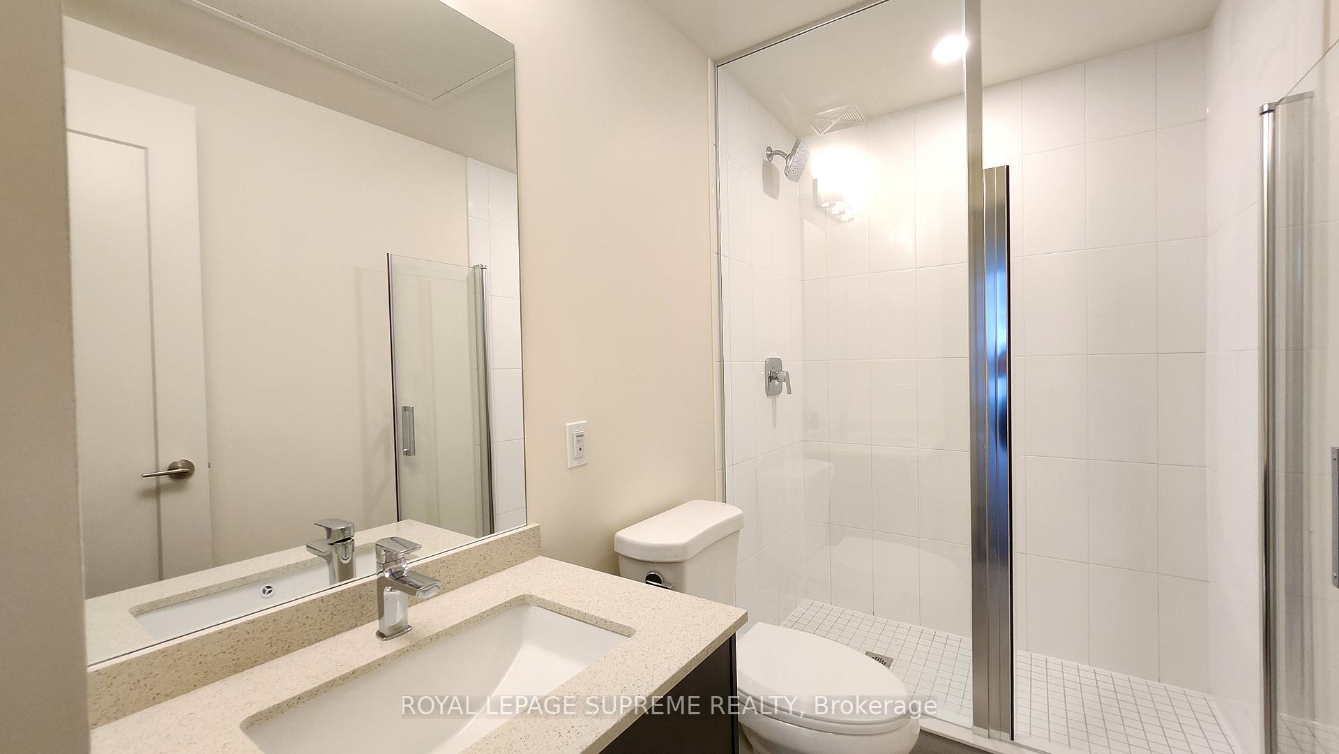 8960 Jane Street 404