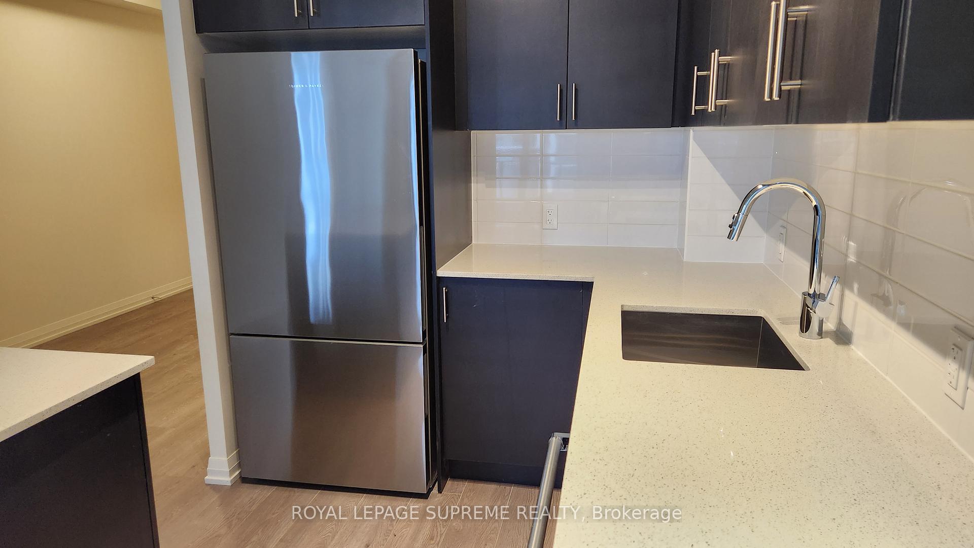 8960 Jane Street 404