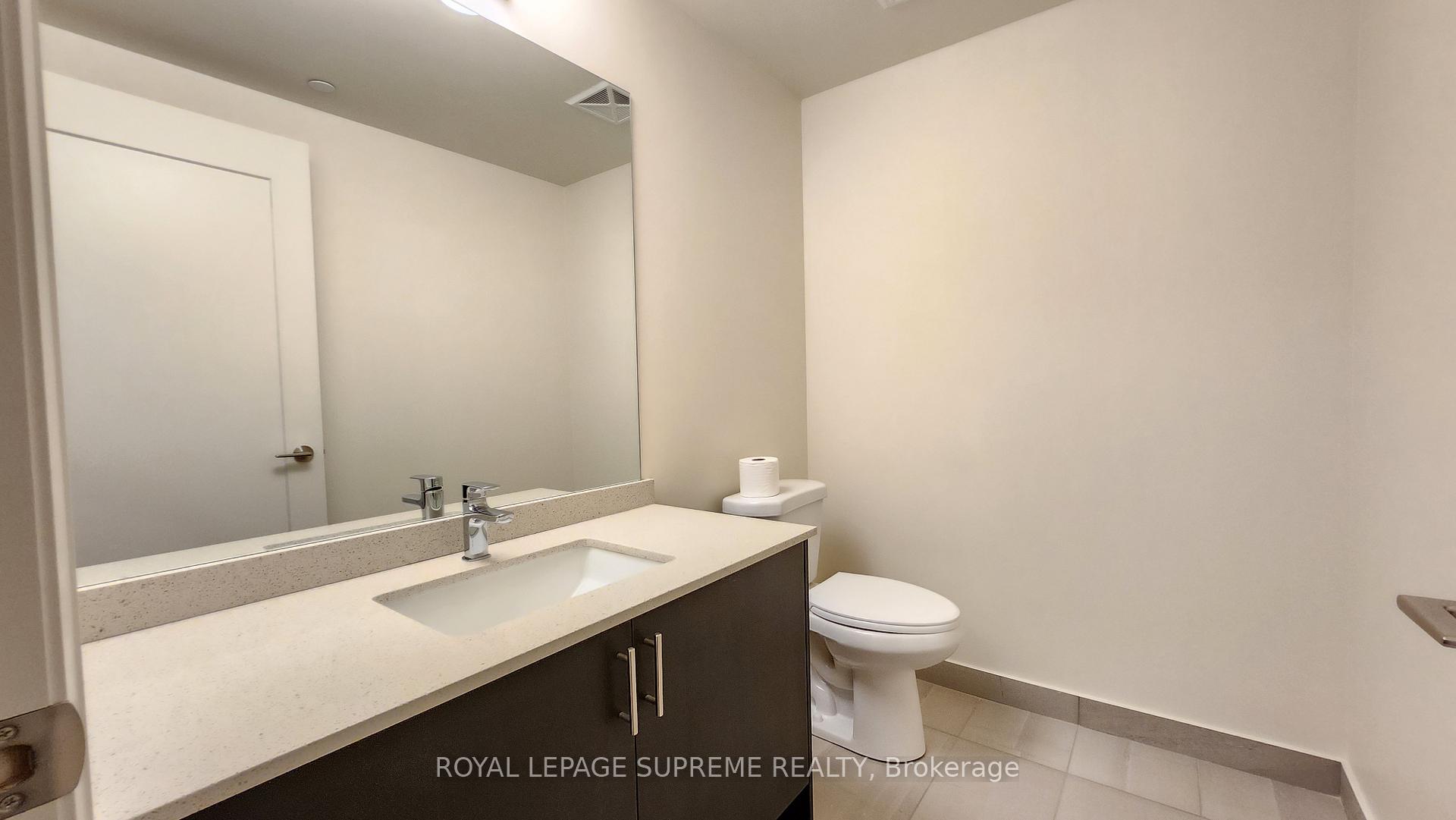 8960 Jane Street 404