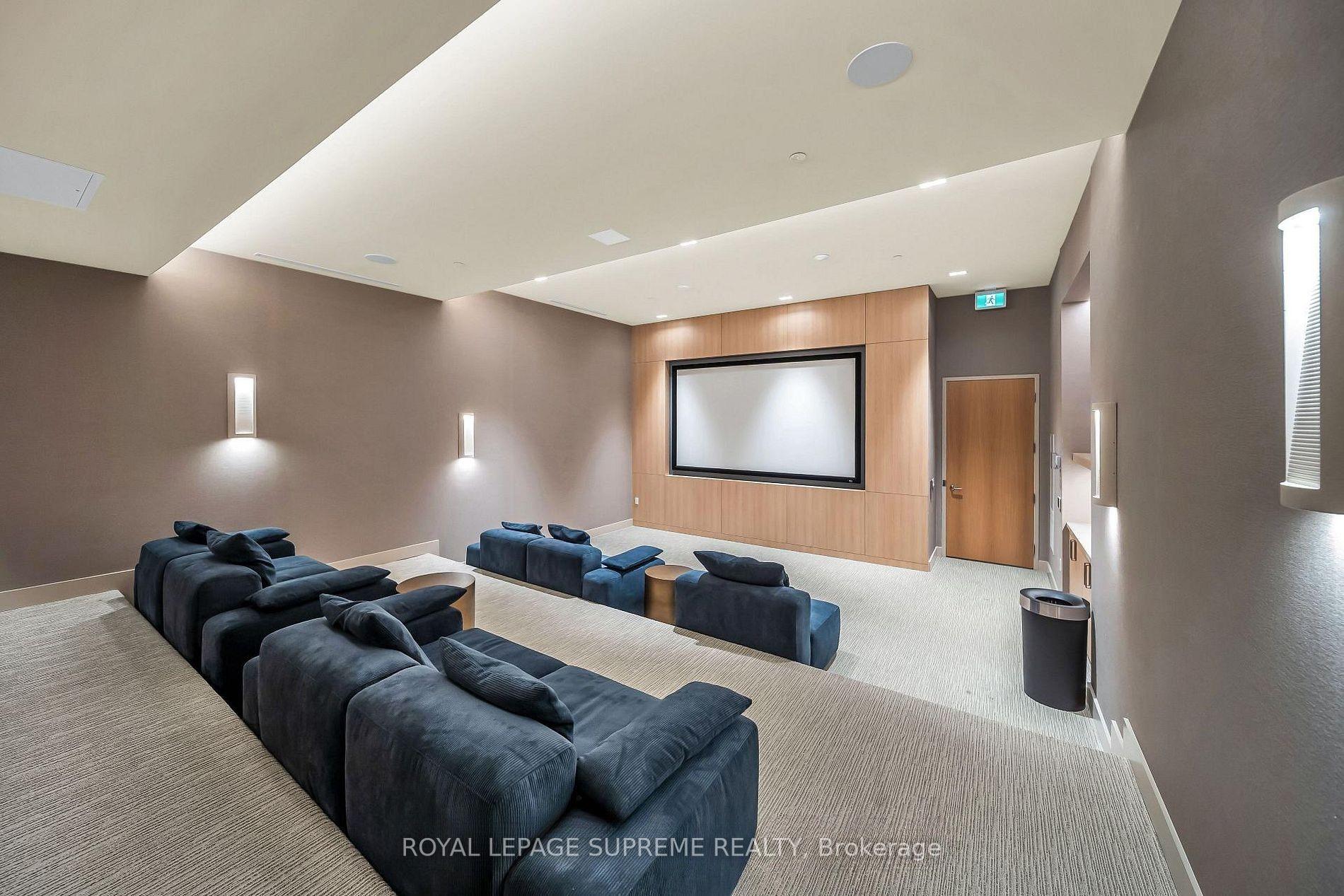 8960 Jane Street 404