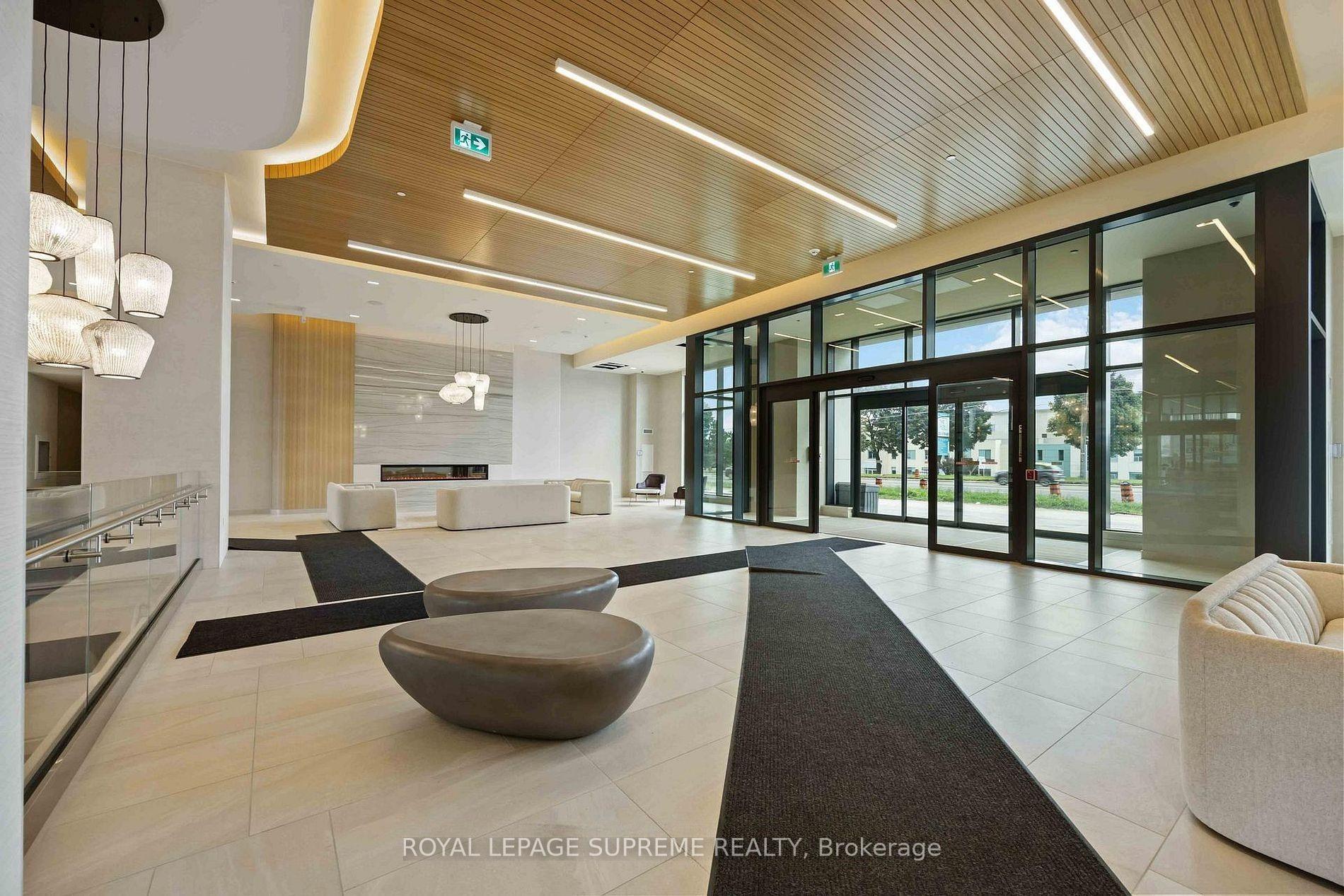 8960 Jane Street 404