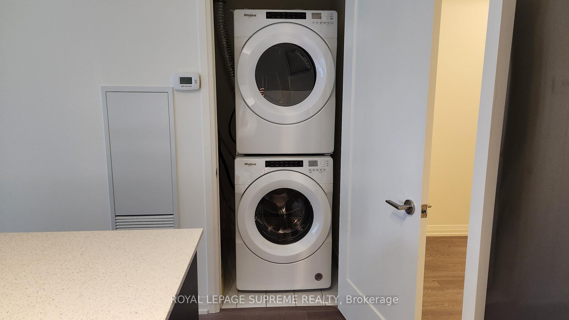 8960 Jane Street 404