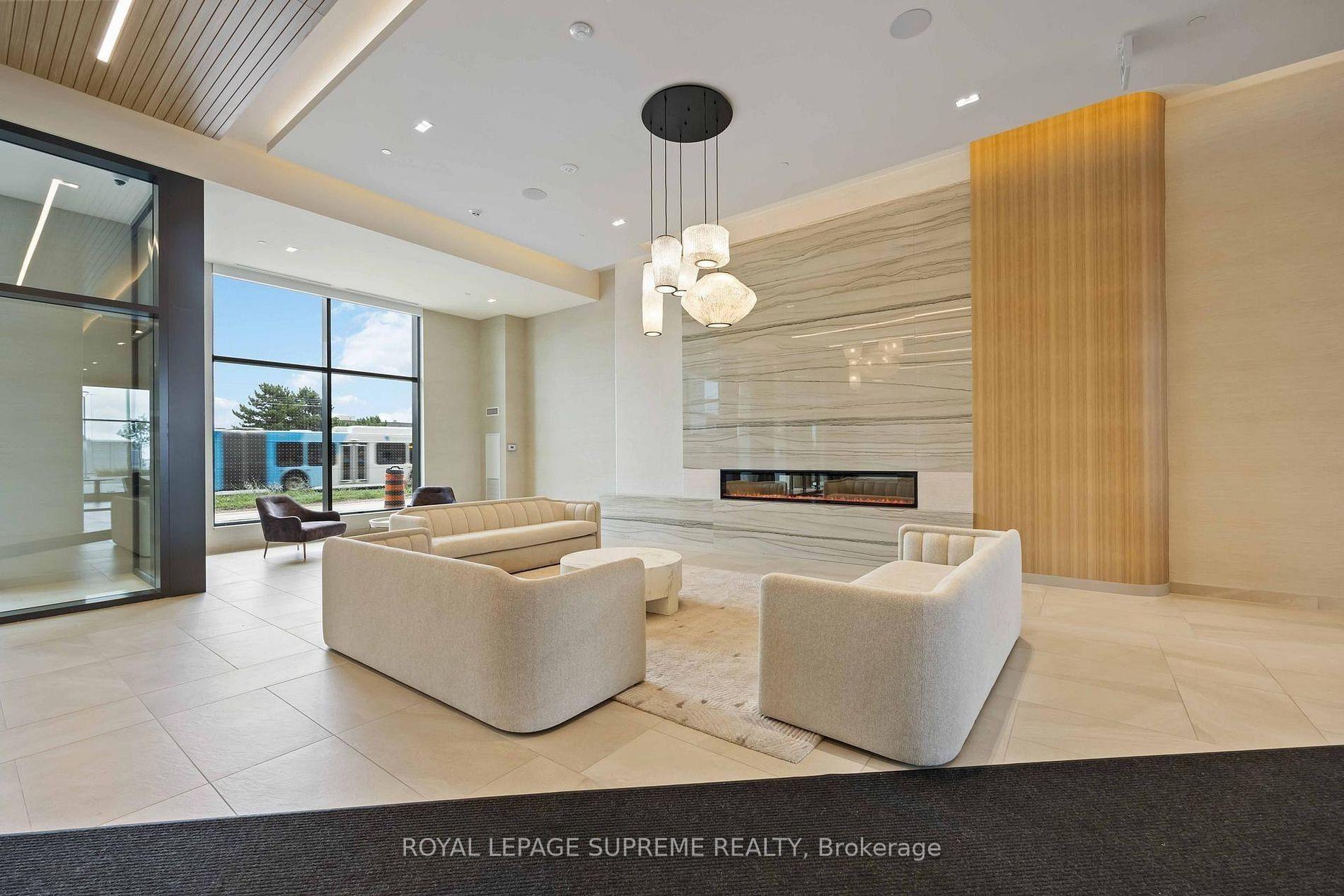 8960 Jane Street 404