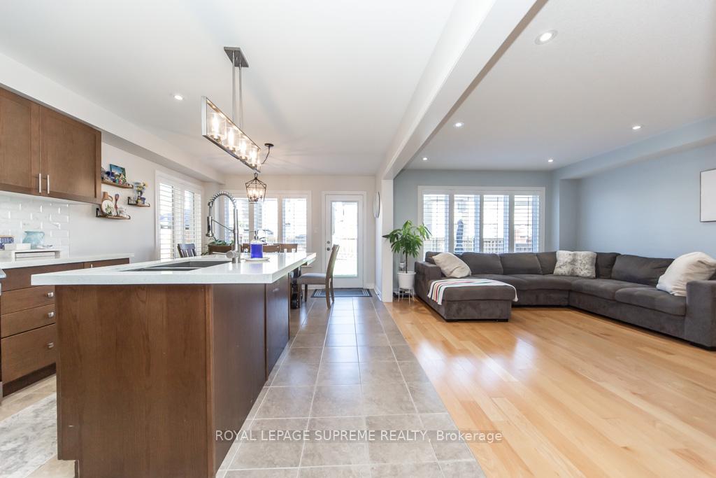 43 Hoard Avenue N