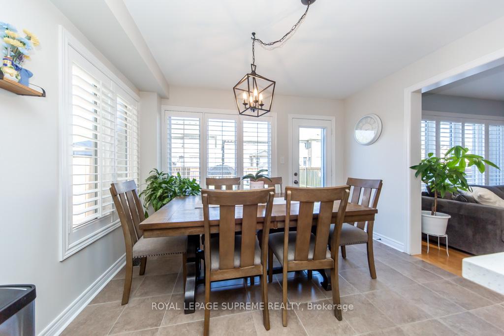 43 Hoard Avenue N