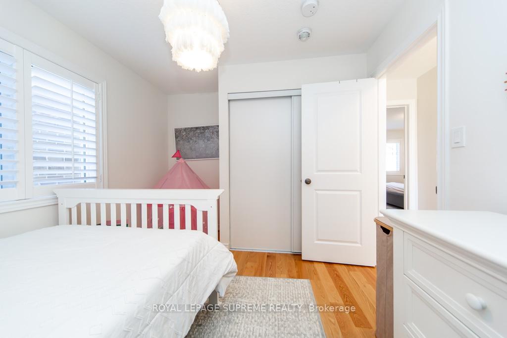 43 Hoard Avenue N