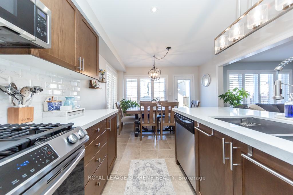 43 Hoard Avenue N