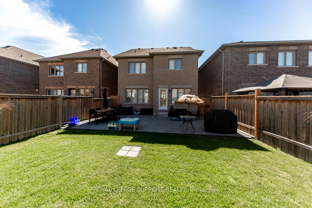 43 Hoard Avenue N