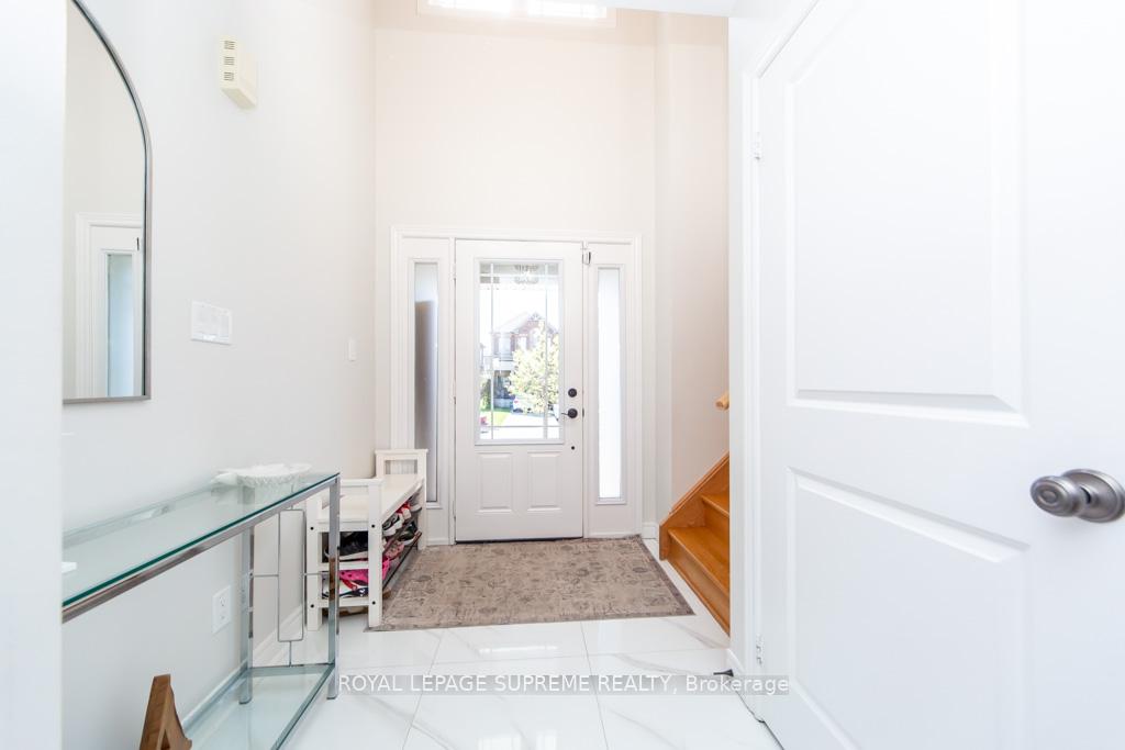 43 Hoard Avenue N