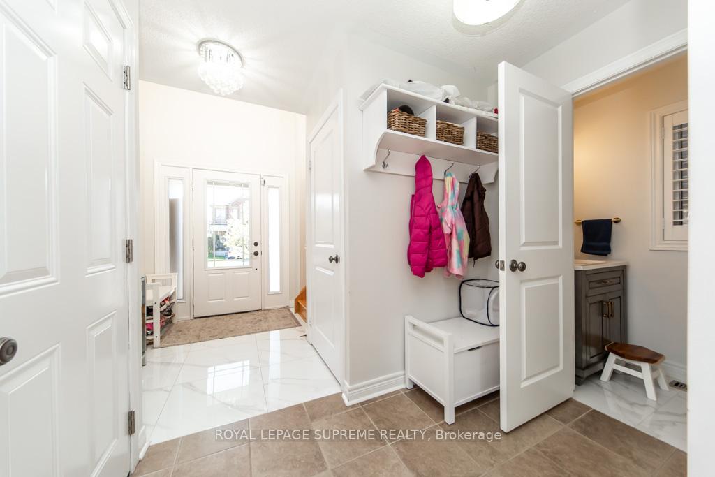 43 Hoard Avenue N