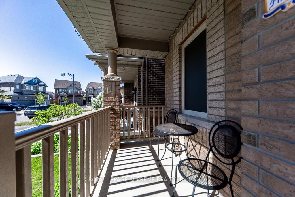 43 Hoard Avenue N