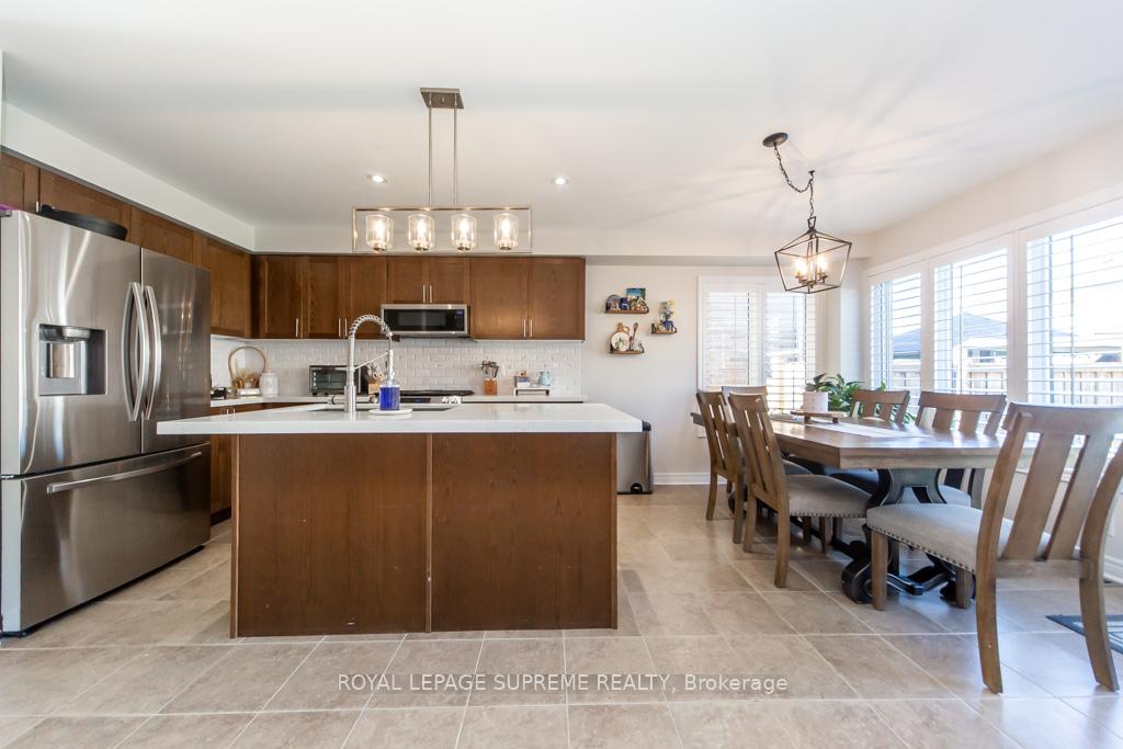 43 Hoard Avenue N