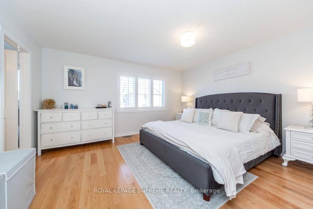 43 Hoard Avenue N