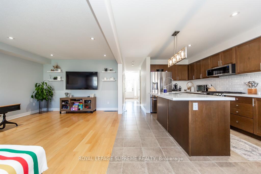 43 Hoard Avenue N