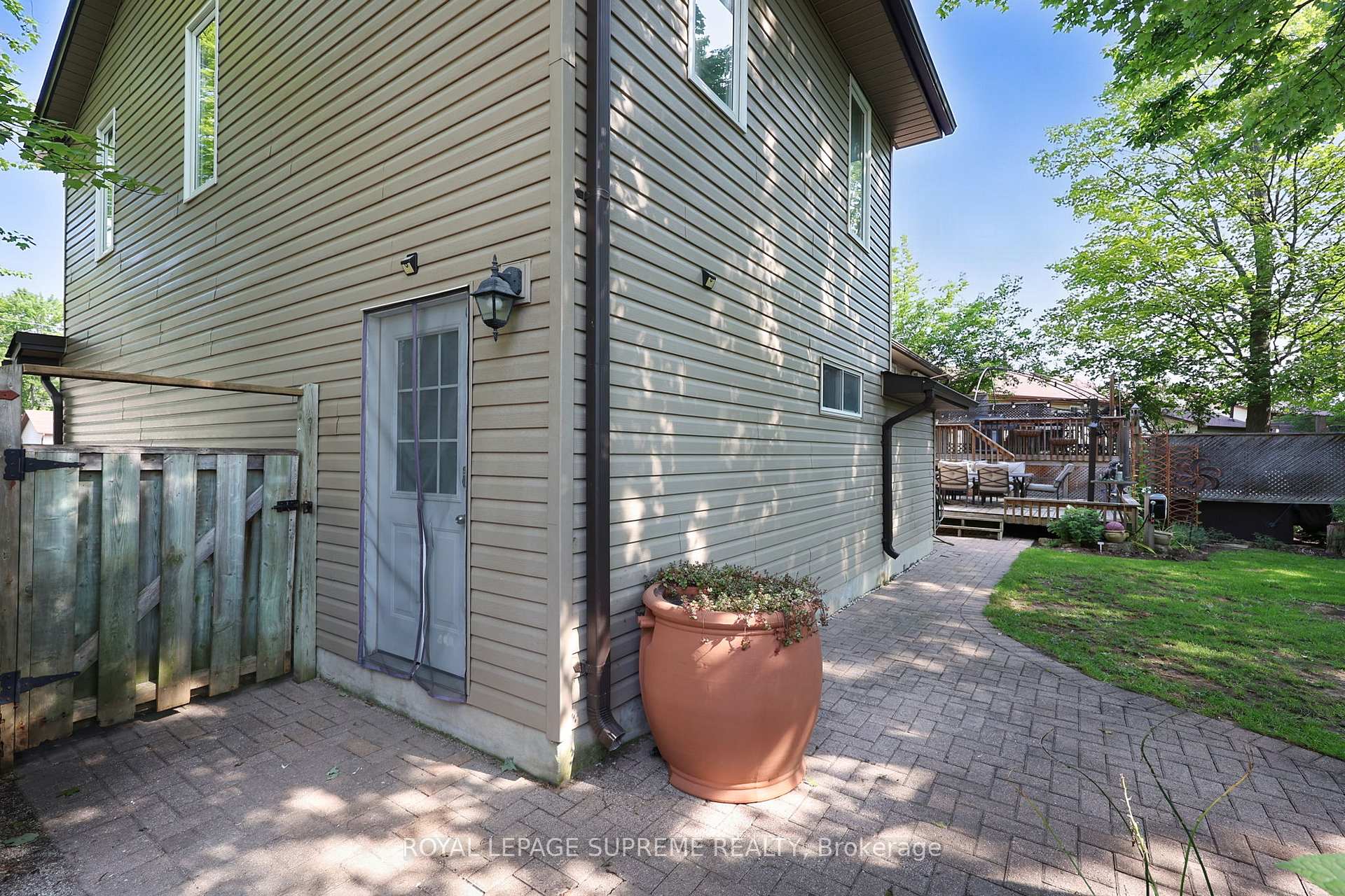 12 Pridham Crescent