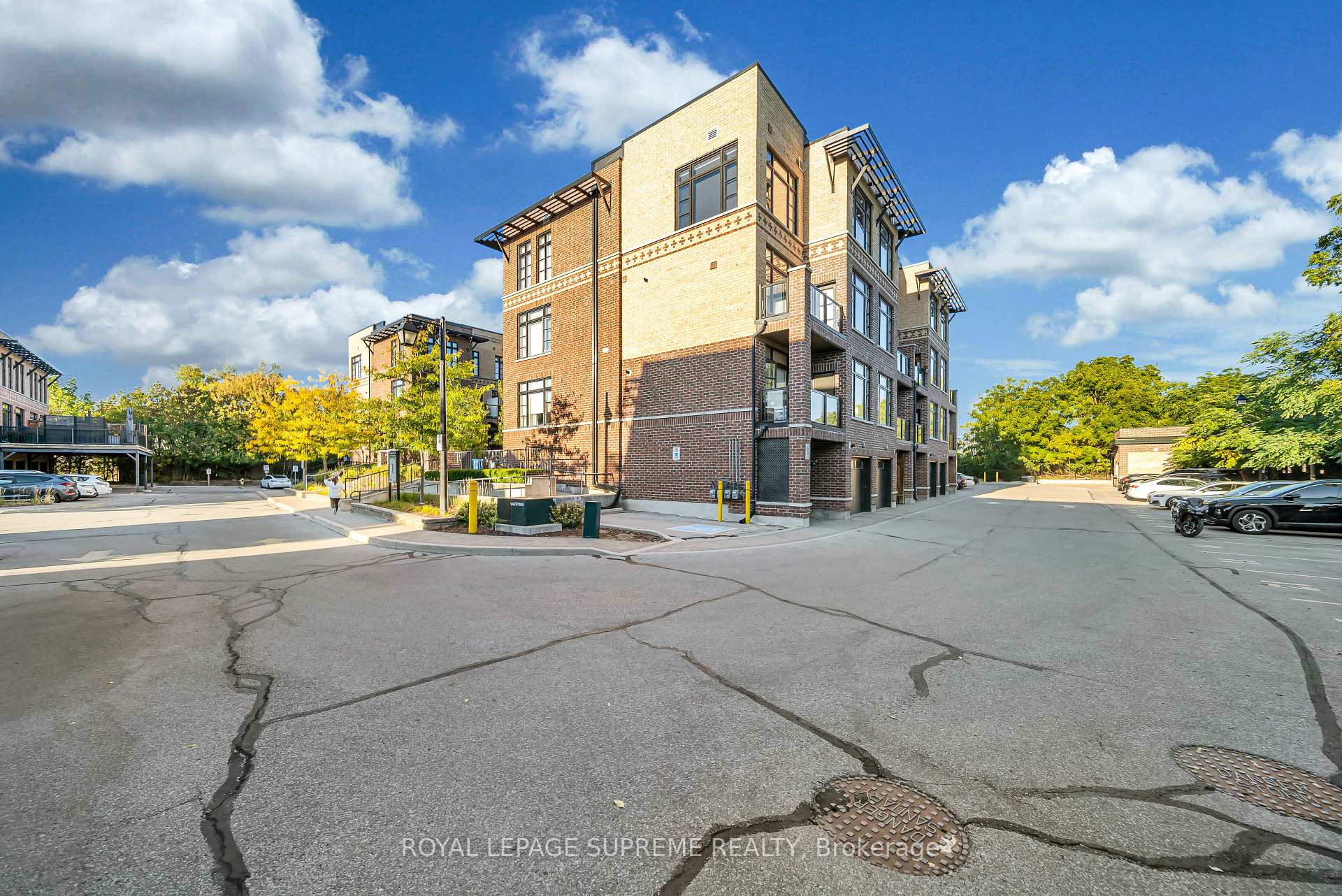 8167 Kipling Avenue 43