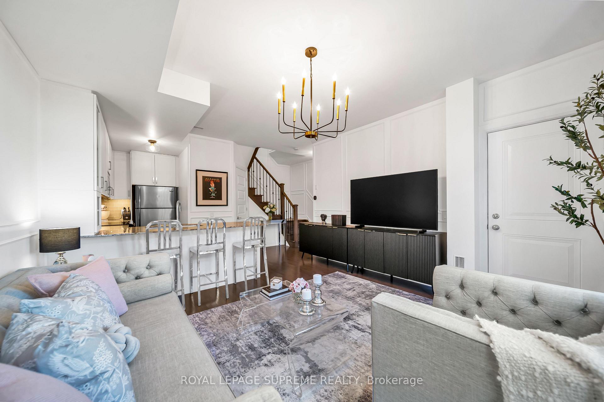 8167 Kipling Avenue 43