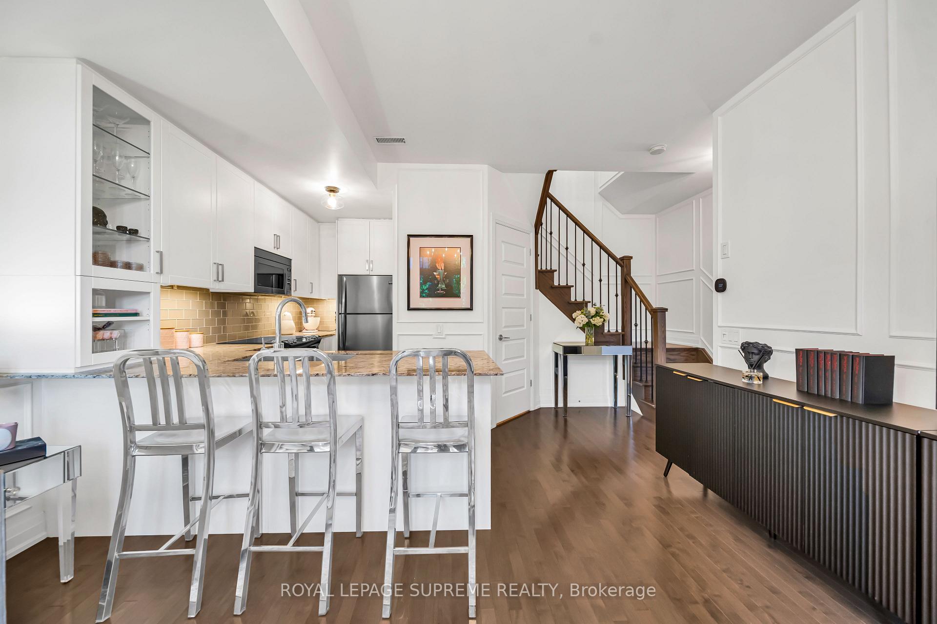 8167 Kipling Avenue 43