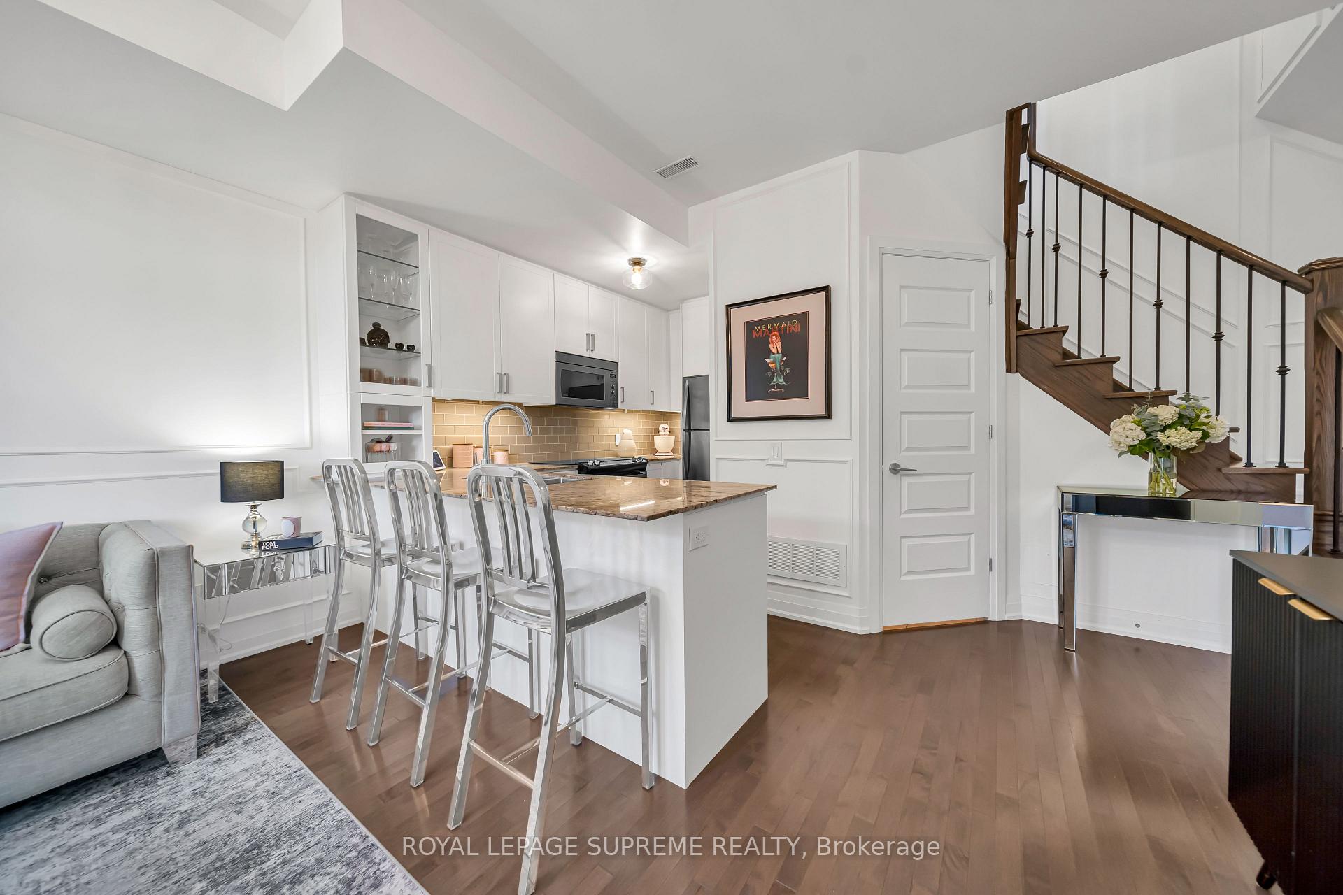 8167 Kipling Avenue 43