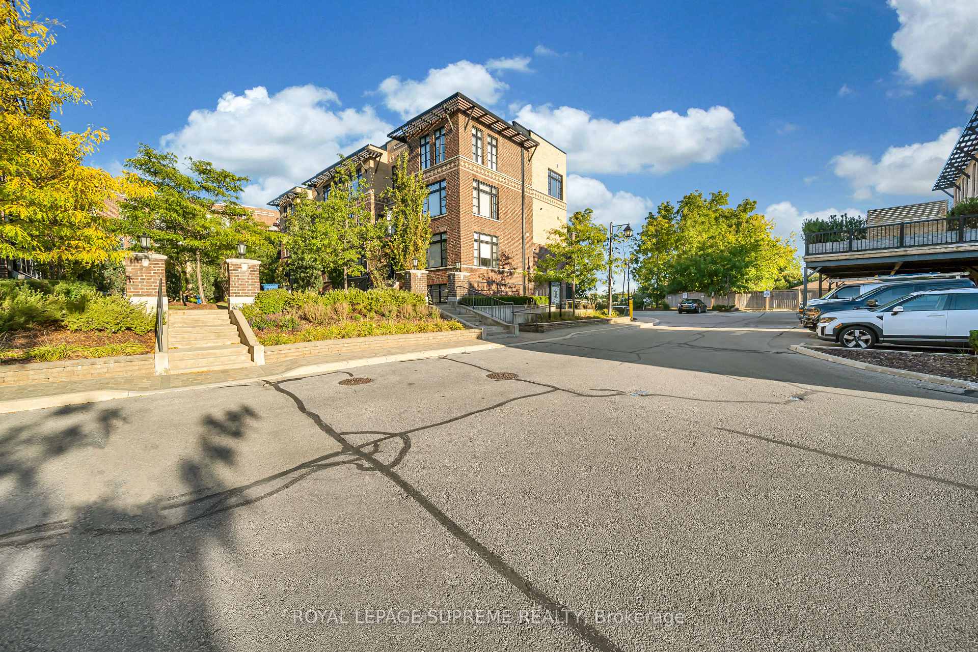 8167 Kipling Avenue 43