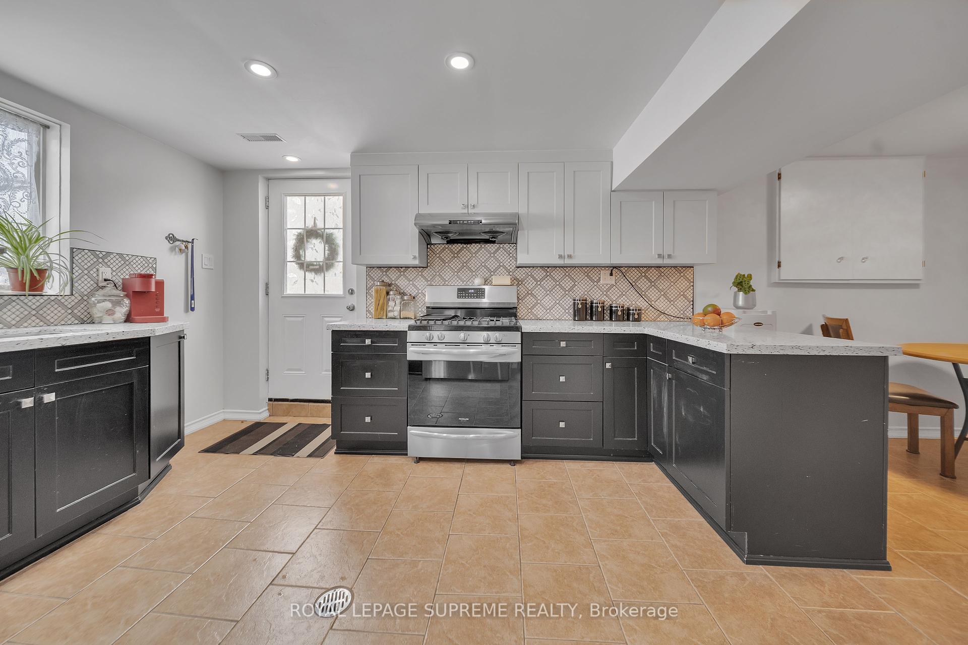 8740 12 Highway, Oro-Medonte