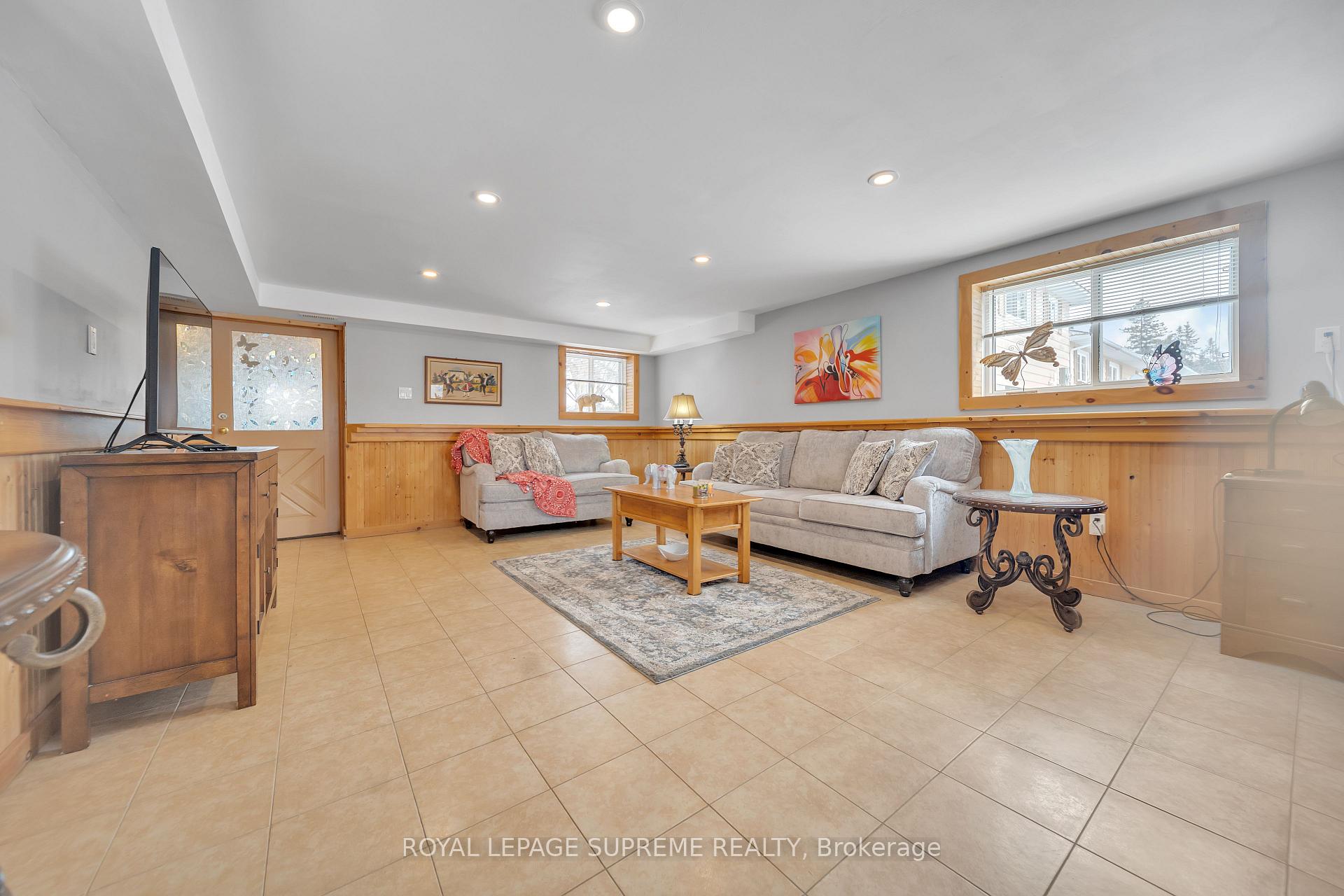8740 12 Highway, Oro-Medonte