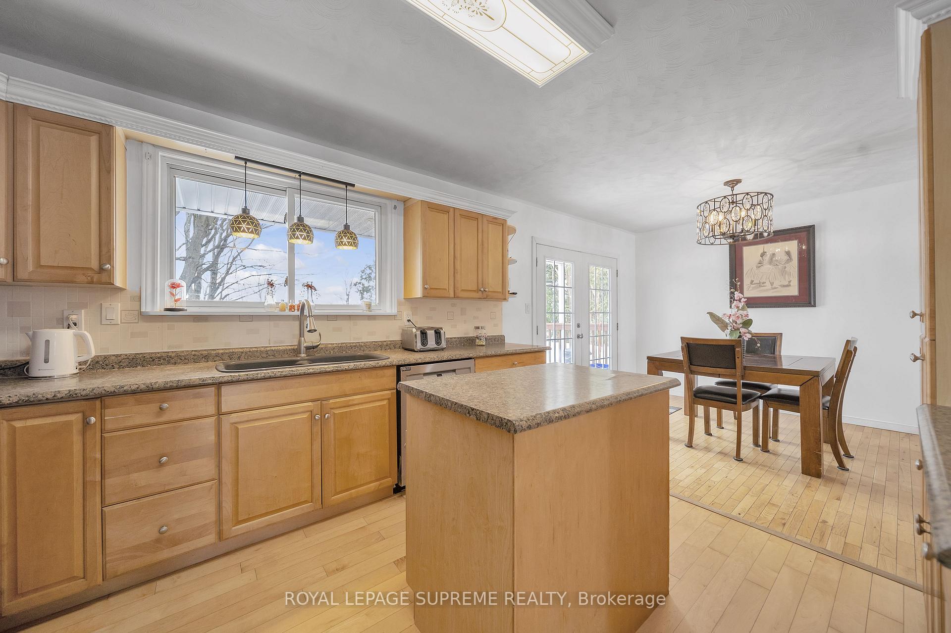 8740 12 Highway, Oro-Medonte
