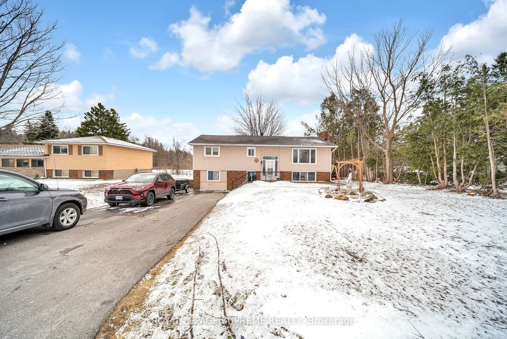 8740 12 Highway, Oro-Medonte