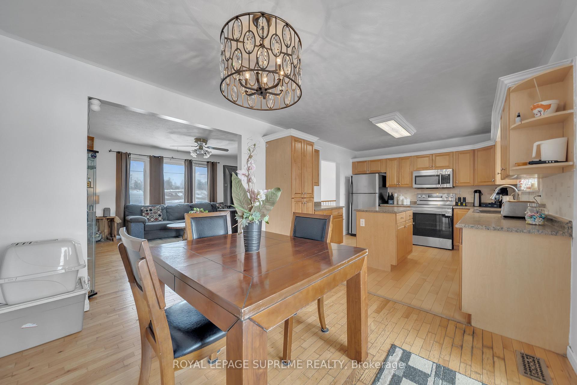 8740 12 Highway, Oro-Medonte