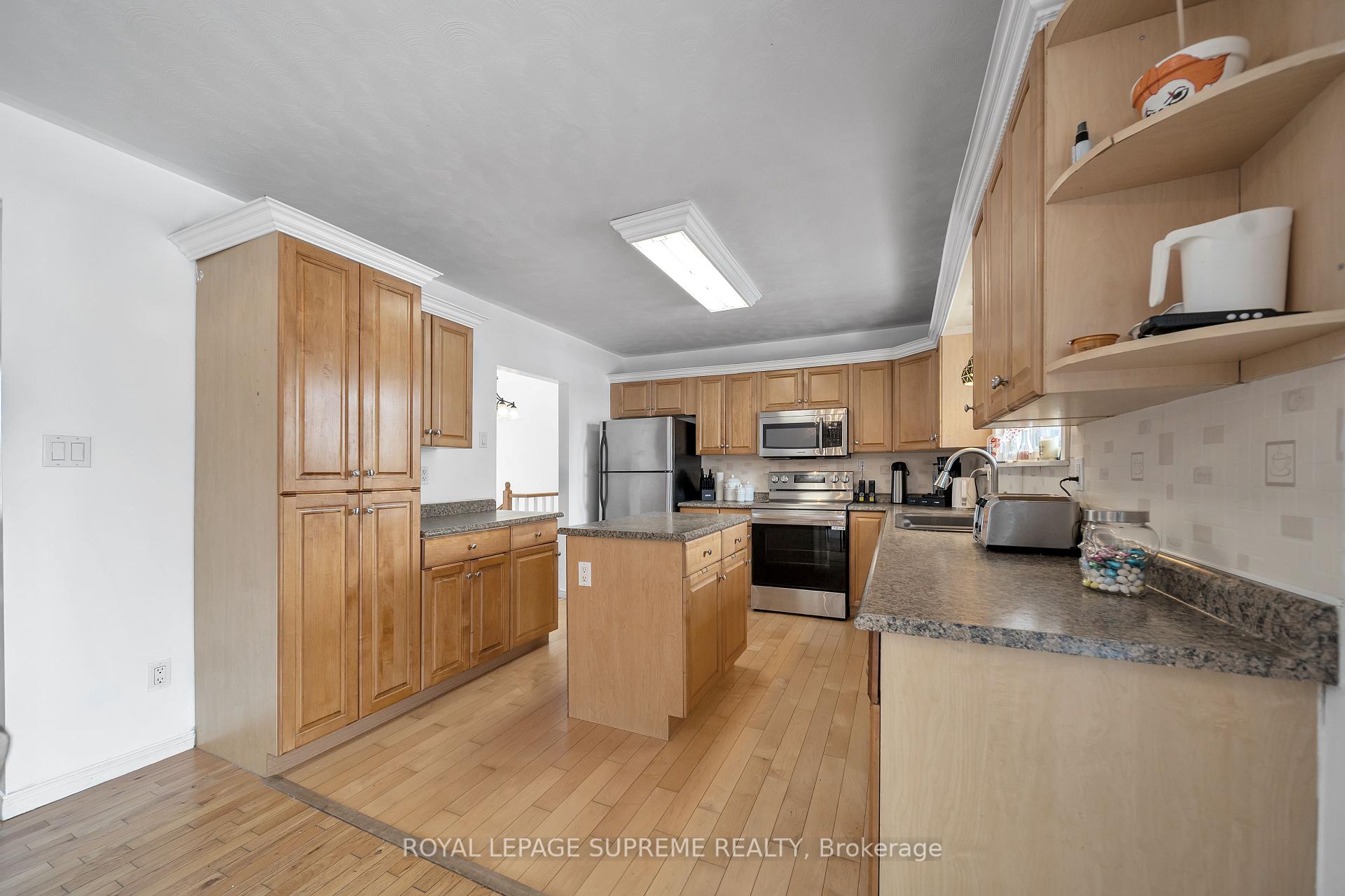 8740 12 Highway, Oro-Medonte