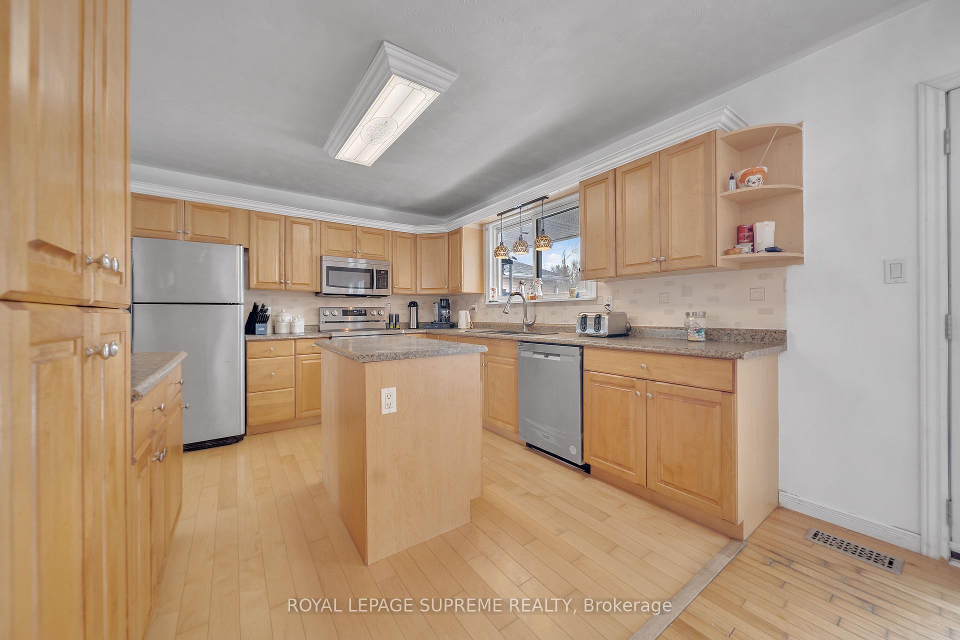 8740 12 Highway, Oro-Medonte