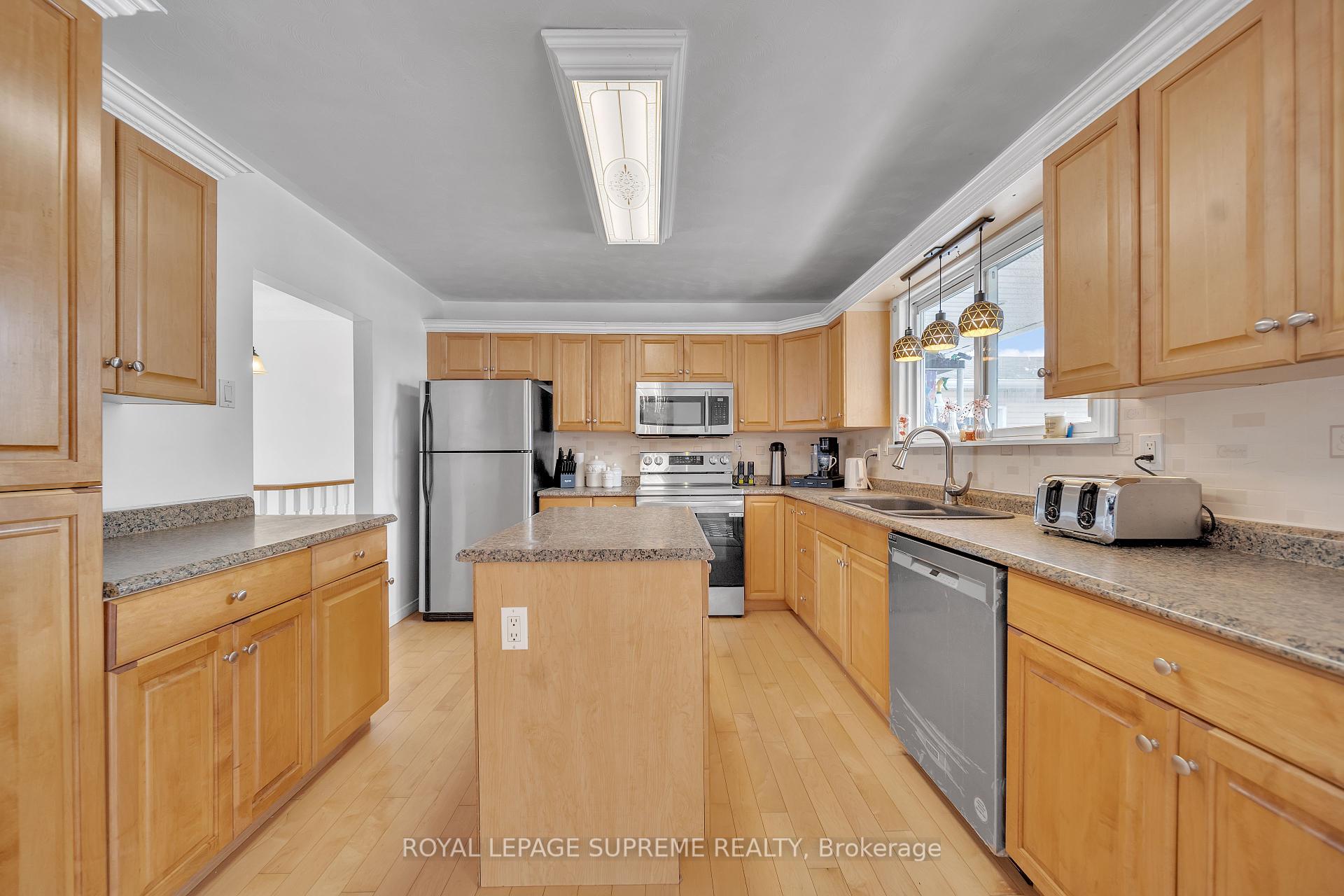 8740 12 Highway, Oro-Medonte